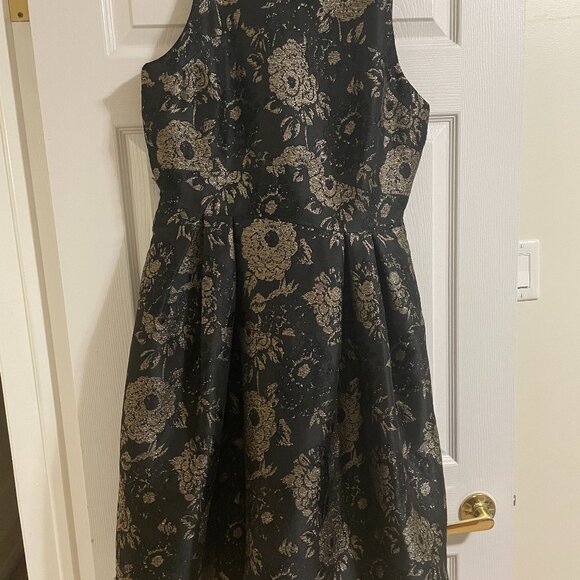 Ann Taylor Dresses & Skirts - Ann Taylor Black and Gold dress